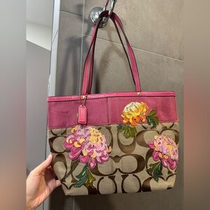 Floral Embroidered Tote Bag